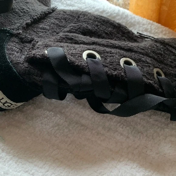 Uggs Heirloom boots - Picture 3 of 4